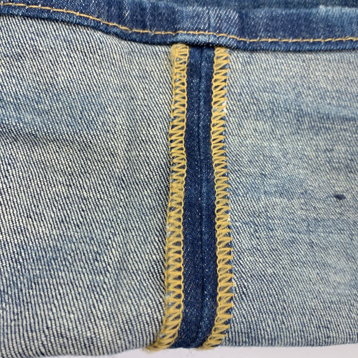 ディースクエアード