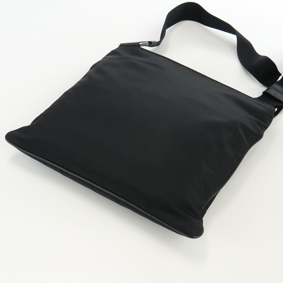PRADA プラダ ナイロン ショルダーバッグ 2VH053 064 F0002 斜め PRADA プラダ ナイロン ショルダーバッグ 2VH053 064 F0002 斜め