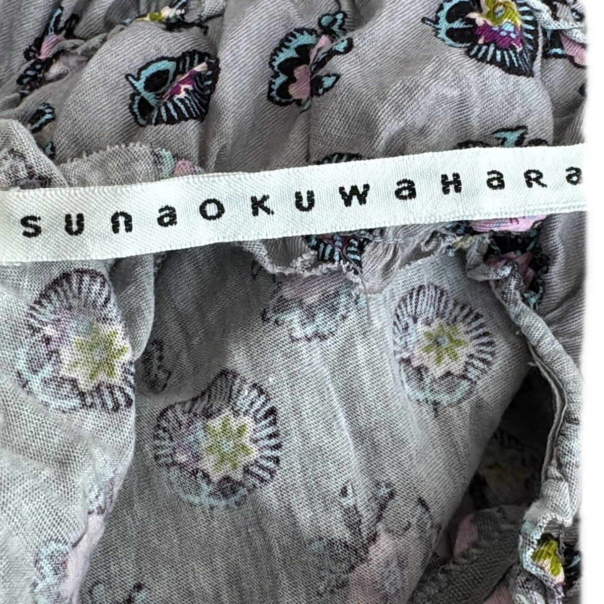 sunao kuwahara(スナオクワハラ) 半袖カットソー サイズM レディース美品  ダークグリーン×レッド×マルチ 花柄 sunao kuwahara(スナオクワハラ) 半袖カットソー サイズM