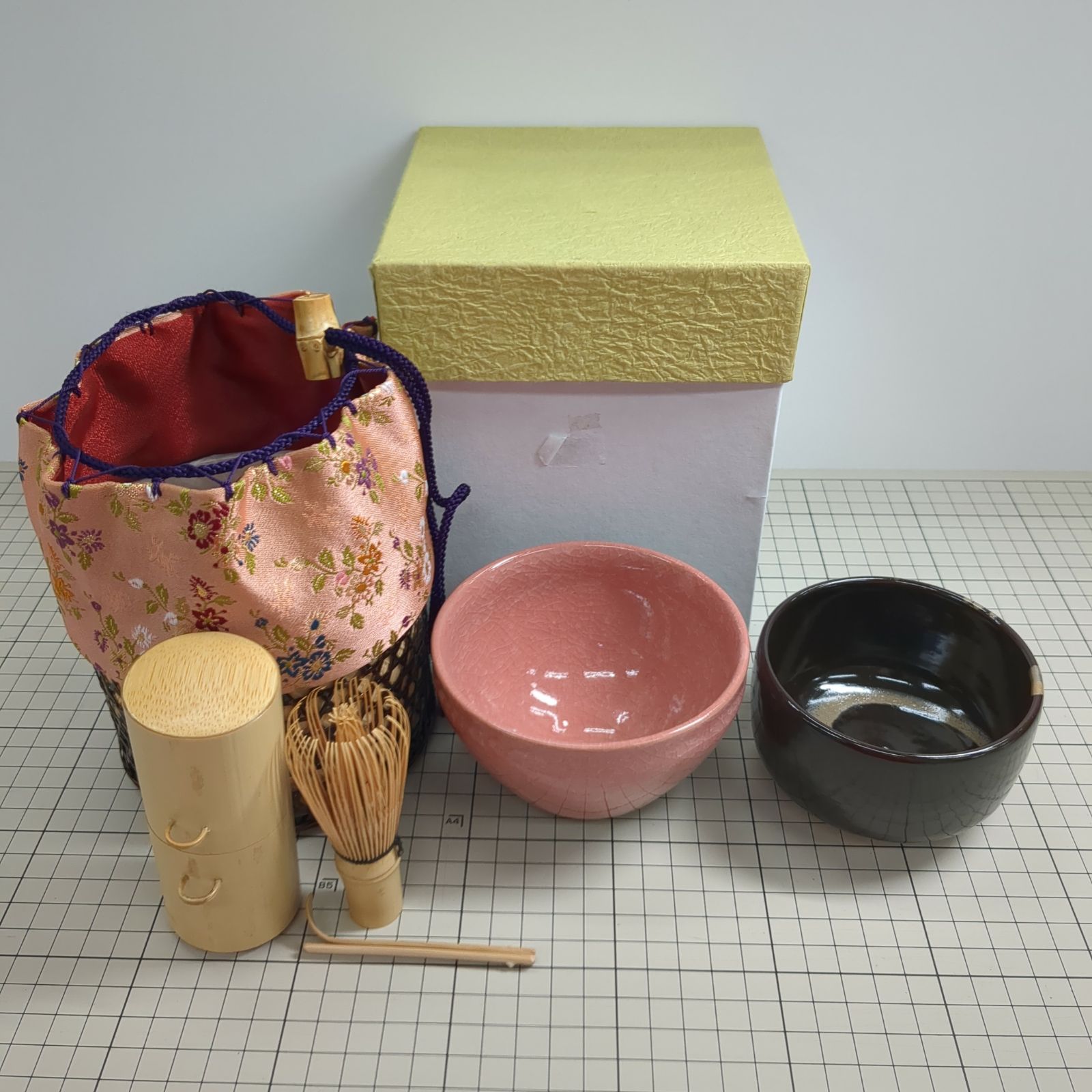 美品】茶道具セット 抹茶碗・茶筅・茶杓・巾着 収納箱付き i029 - メルカリ