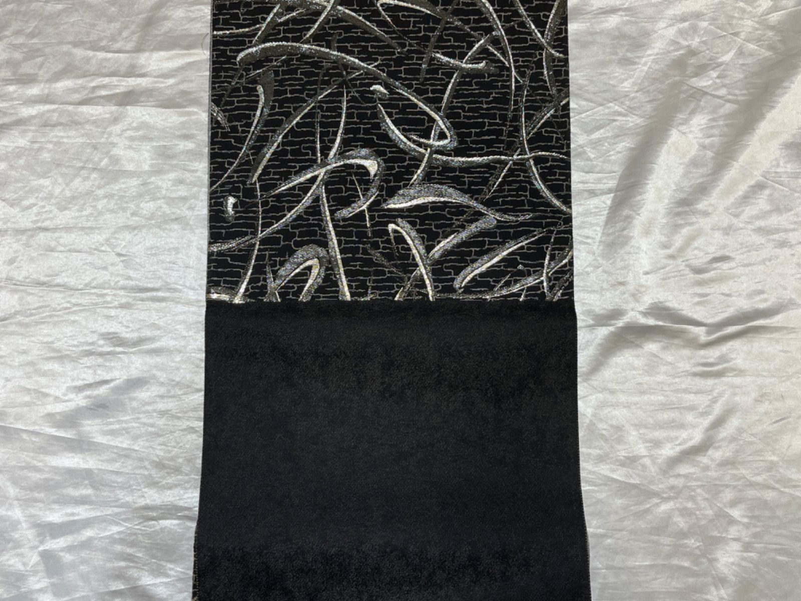 豪華絢爛綺麗美品黒地銀文様正絹六通袋帯 - メルカリ