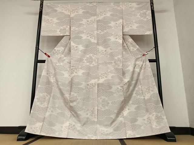 平和屋着物●本場大島紬　白大島　9マルキ　雲重ね吉祥文　正絹　逸品　CAAU1942yc 平和屋着物○本場大島紬 白大島 9マルキ 雲重ね吉祥文 正絹 逸品