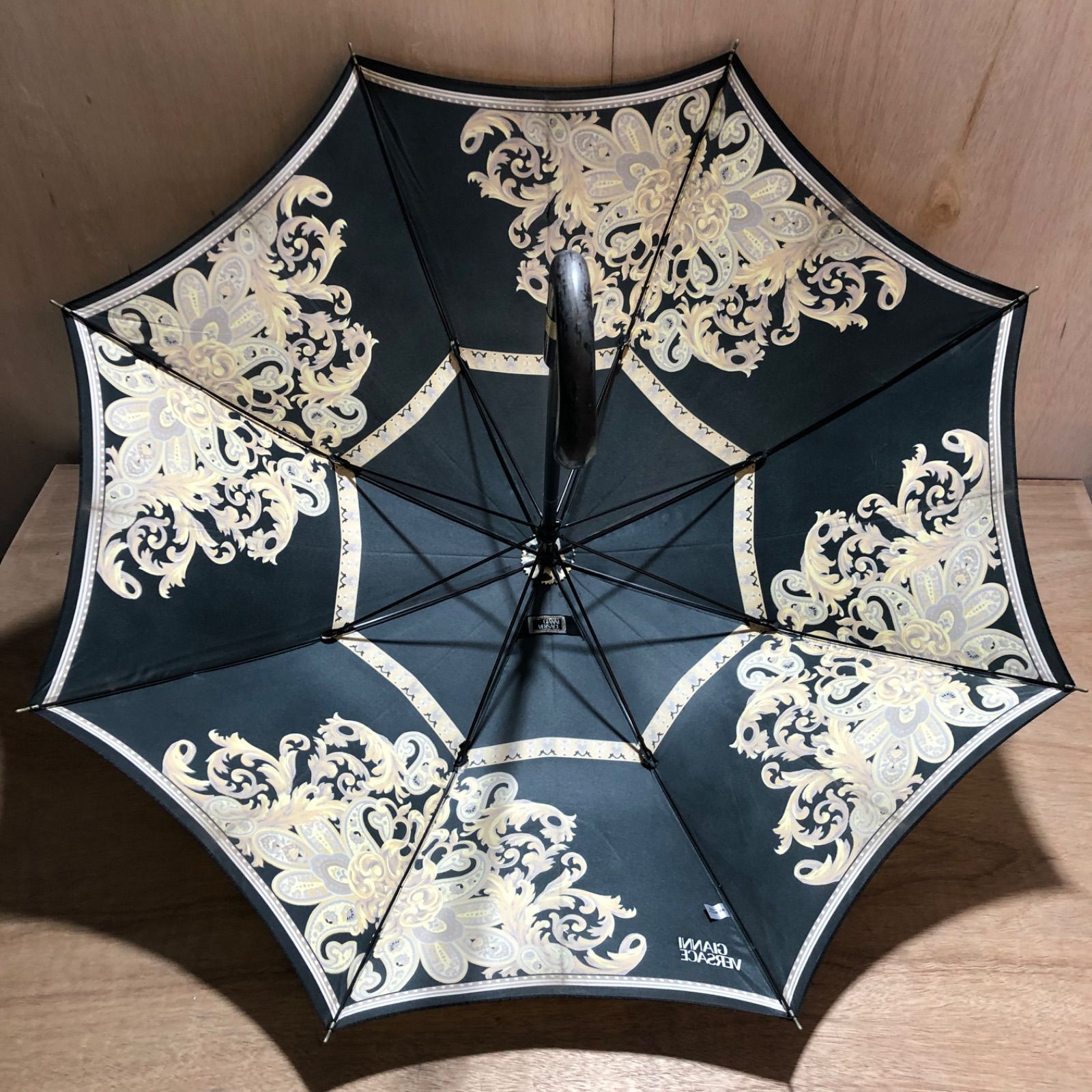 極美品 GIANNI VERSACE 傘 総柄 シルバーボタン 極美品 GIANNI VERSACE 傘 総柄 シルバーボタン 極美品 GIANNI VERSACE 傘