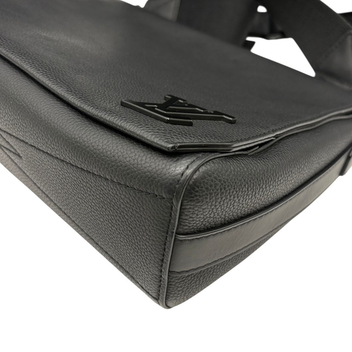 極上美品✨ルイヴィトン M57080テイクオフメッセンジャーノワールIC