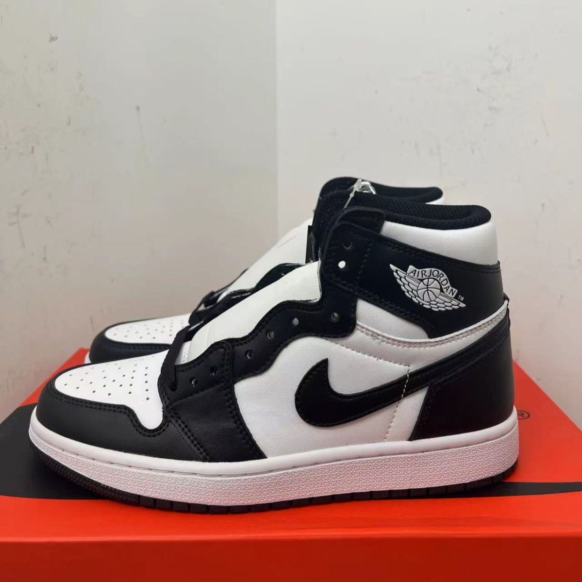 新品未使用 ナイキ Jordan Air Jordan 1 High 85 