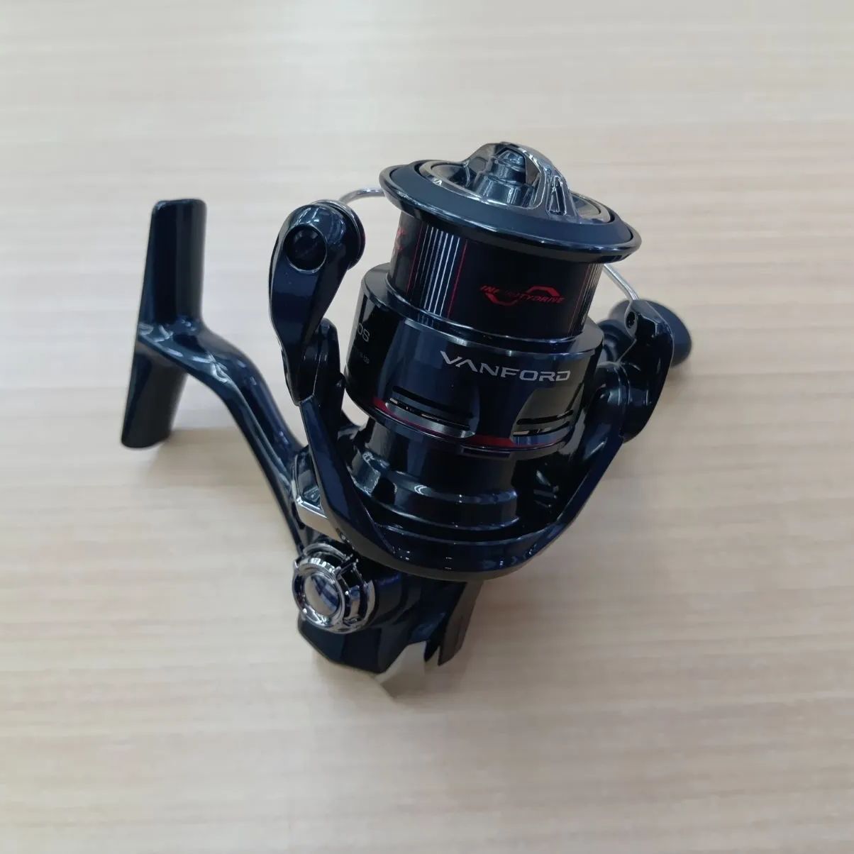 相模原橋本店 併売】シマノ 24ヴァンフォード C2500S 新品