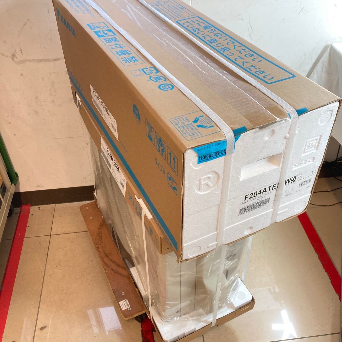 ダイキン 壁掛けエアコン F284ATES-W（室外機）