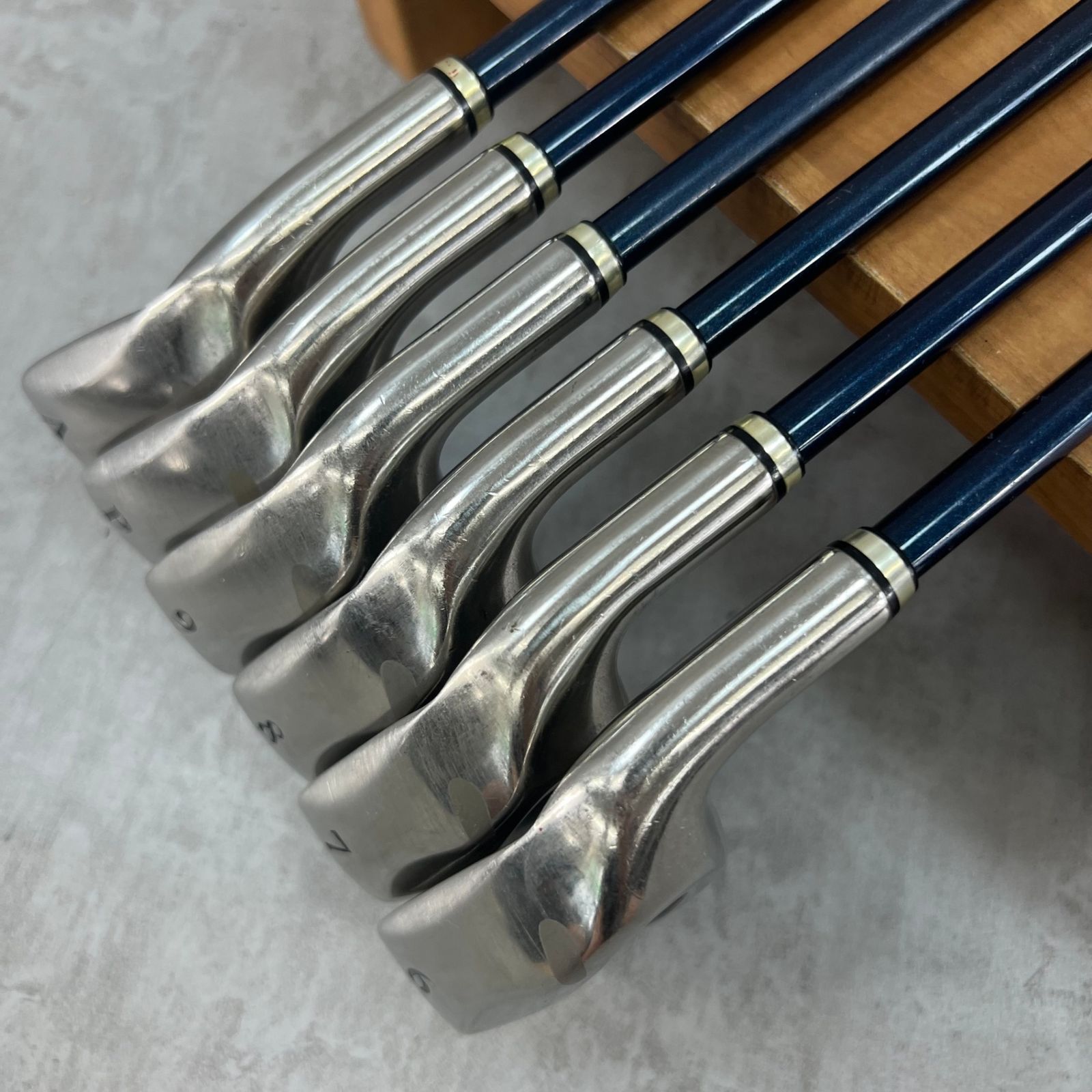 ゼクシオ レディース アイアン8本セット MP400 L ソ64☆ゼクシオ 8本