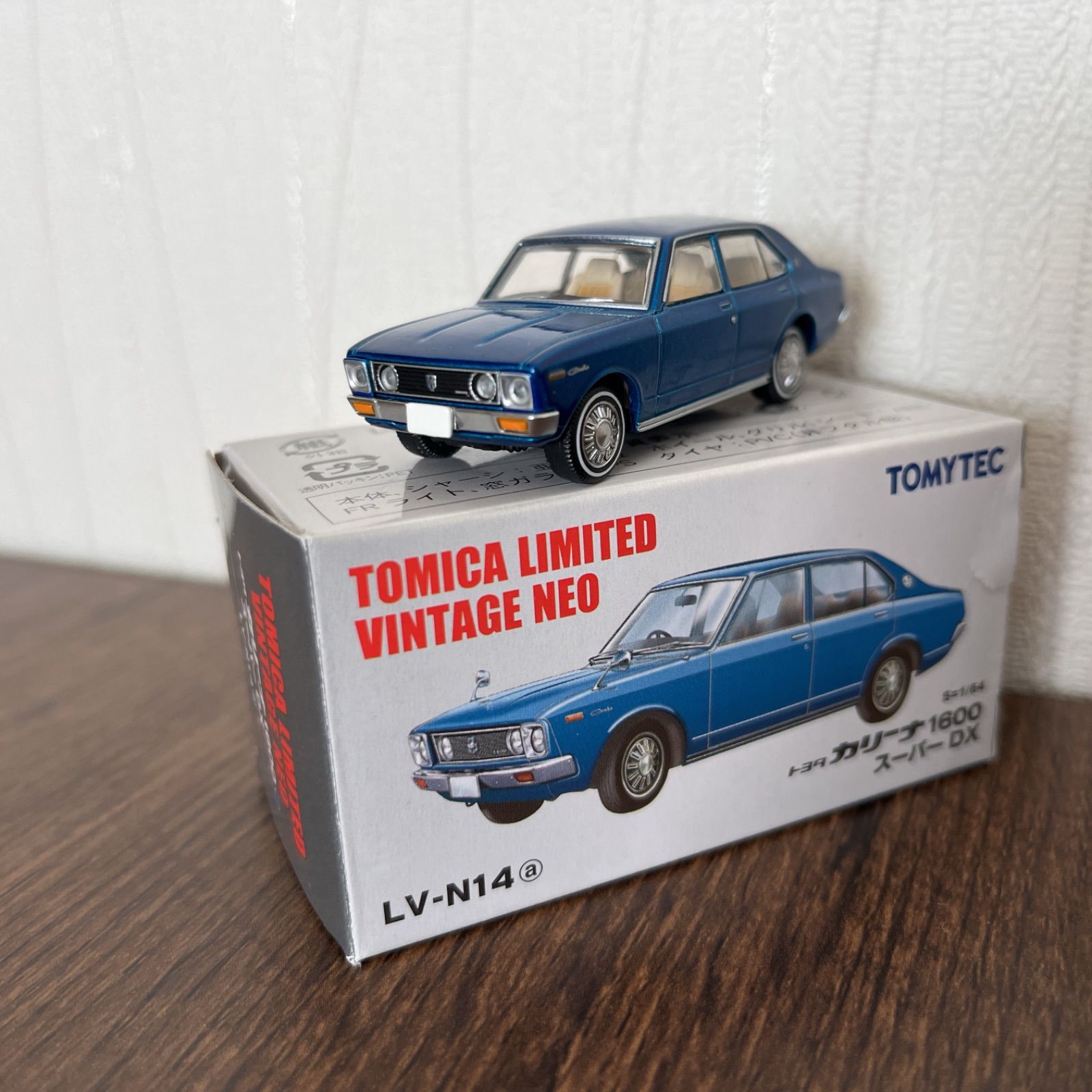トミカリミテッドヴィンテージNEO トヨタカリーナ1600スーパーDX