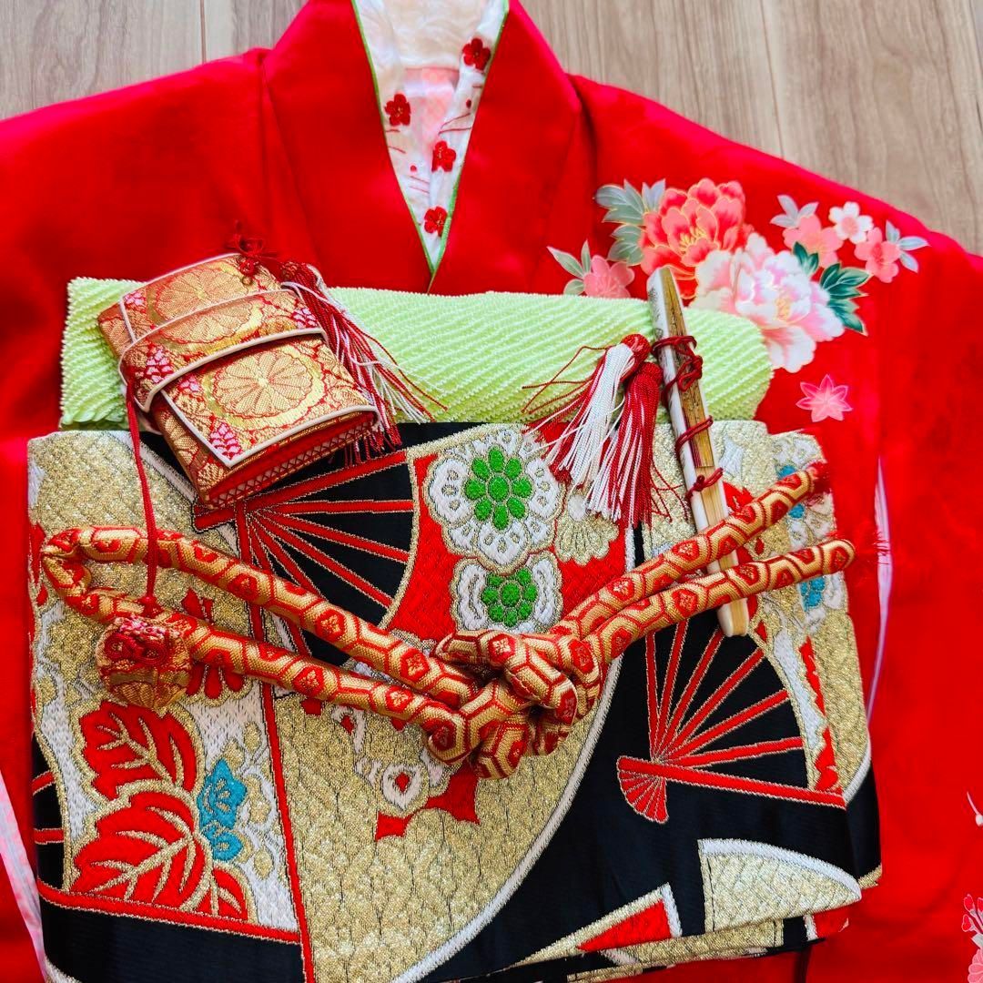 D 超美品　七五三　7歳　フルセット　女の子　子供　絹　着物　襦袢　帯　赤　花車 D 超美品 七五三 7歳 フルセット 女の子 子供 絹 着物 襦袢 帯