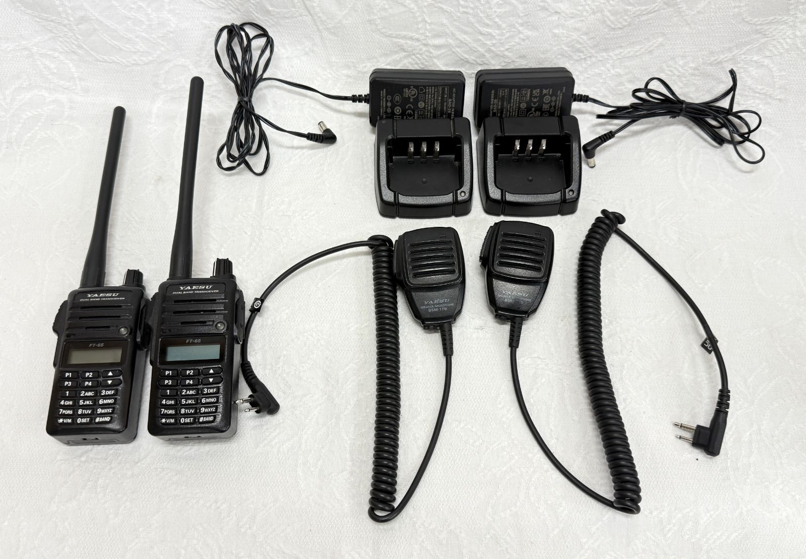 YAESU FT-65 無線機 本体と付属品 YAESU FT-65 無線機 本体と付属品 ◇ 八重洲無線 ヤエス YAESU FT-65