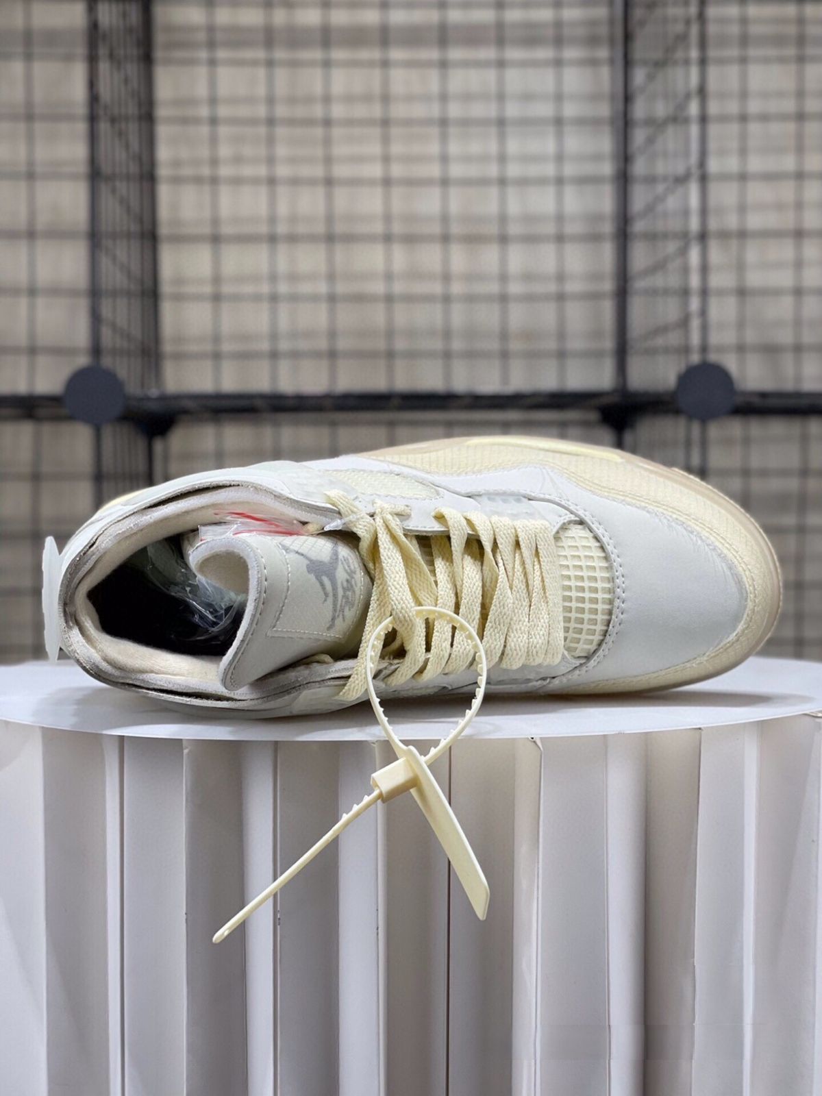 お値下げしました??即購入?? Off-white × Nike wMNS Air Jordan