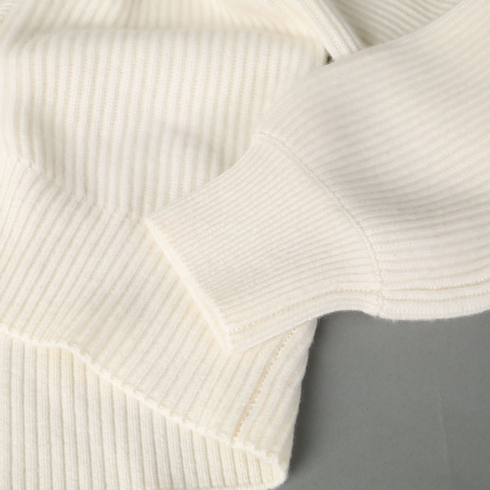 カシミヤ100％ ニットセーター