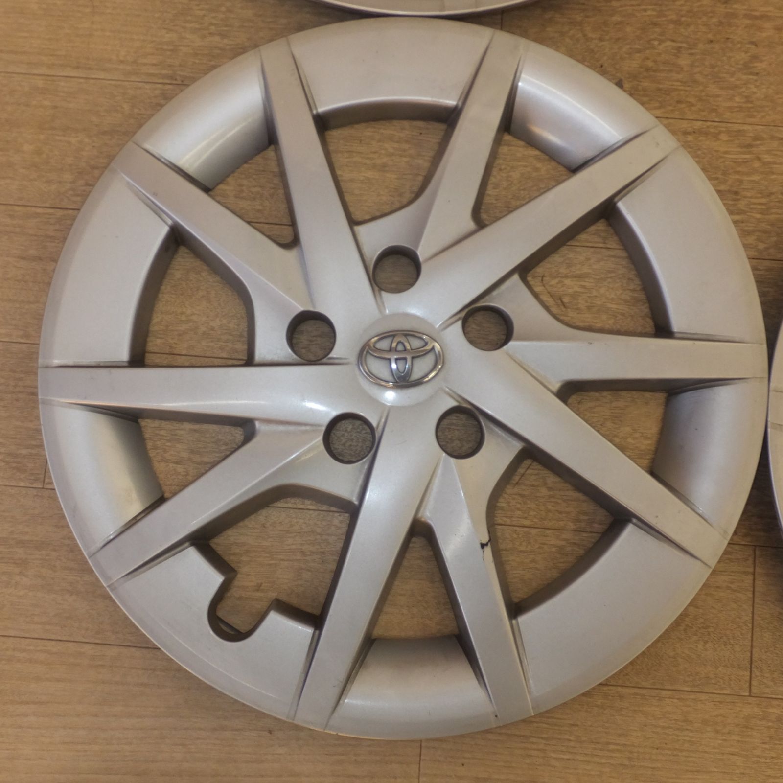 送料無料] ☆トヨタ TOYOTA 純正 プリウスα ホイールキャップ 42602 
