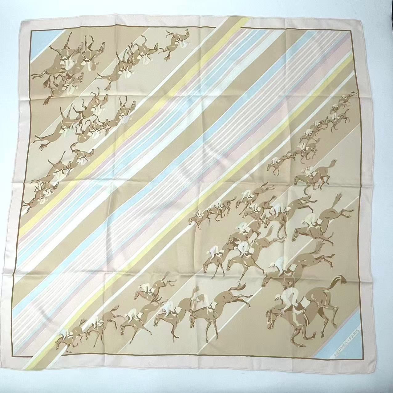 HERMES エルメス カレ90 LEA COURSES 競馬 シルク スカーフ ベージュ