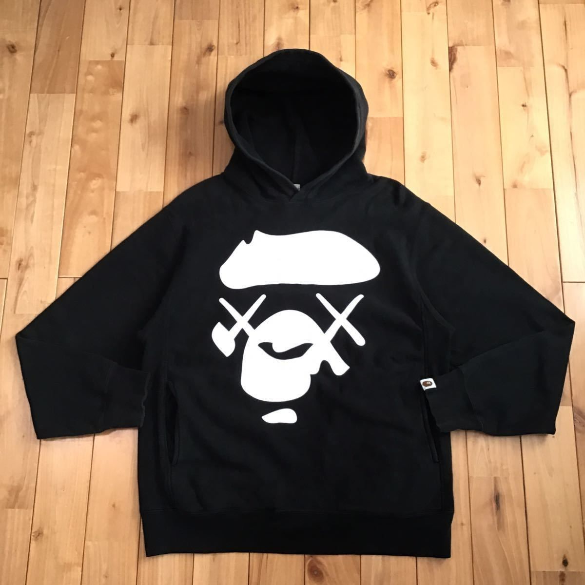 パーカー希少！ A BATHING APE×kaws ア ベイシング エイプ×カウズ