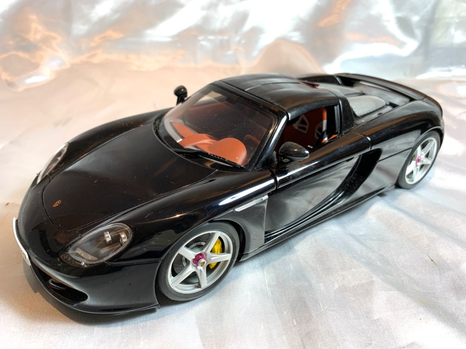 ポルシェカレラＧＴ　オートアートミレニアム1/18 ポルシェカレラGT オートアートミレニアム1/18
