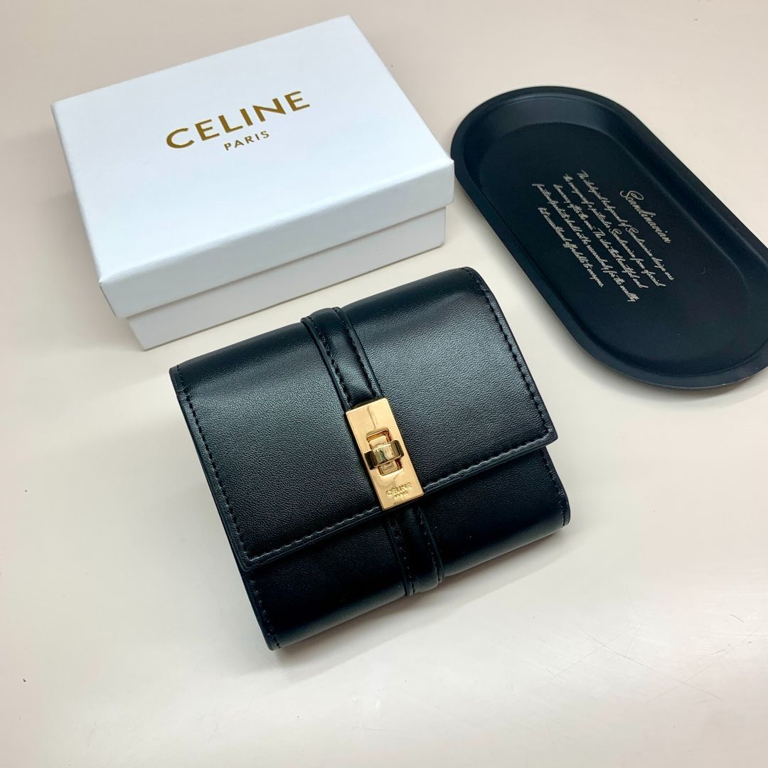 新品未使用 CELINE セリーヌ スモールトリフォールドウォレット セーズ タン 三つ折り財布【52】 - メルカリ