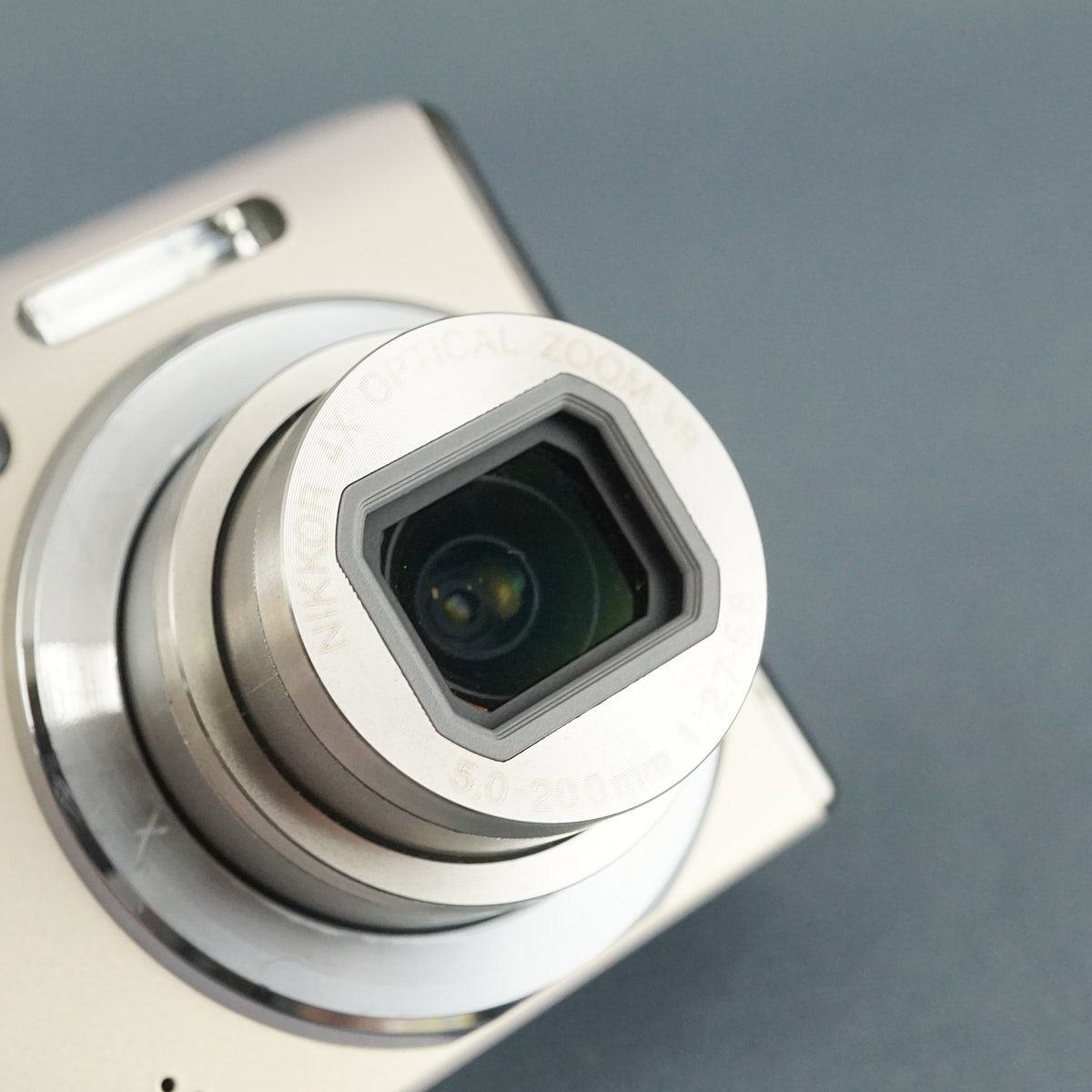 Nikon COOLPIX S620 デジタルカメラ USED美品 本体+バッテリー 光学4倍ズーム 約1220万画素 パールホワイト コンデジ 中古 完動品 CE4267 Nikon COOLPIX S620 デジタルカメラ USED美品 本体+バッテリー 光学4倍