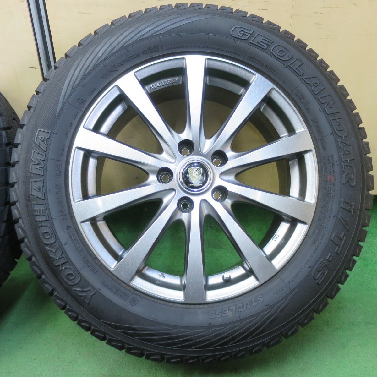 ハイエース 200系ハイエース【225/55R17】バリ山22年製スタッドレス 