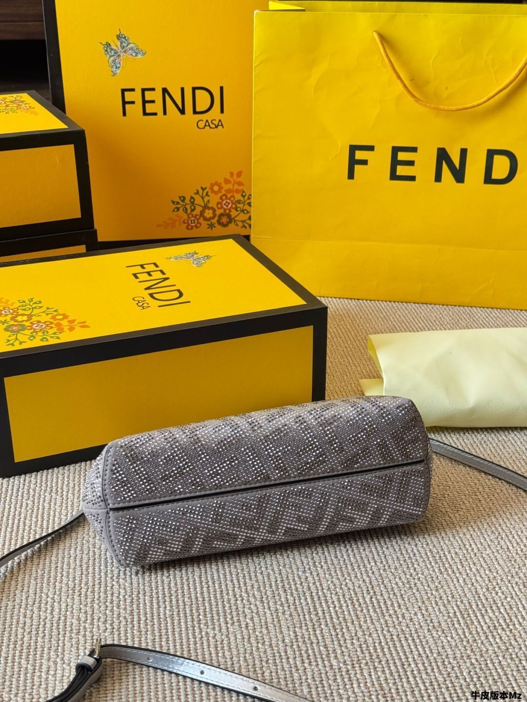 今日特価】Fendi First フェンディ ファースト スモール