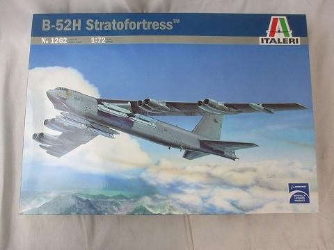 未組立 プラモデル イタレリ 1|72 B-52H ストラトフォートレス