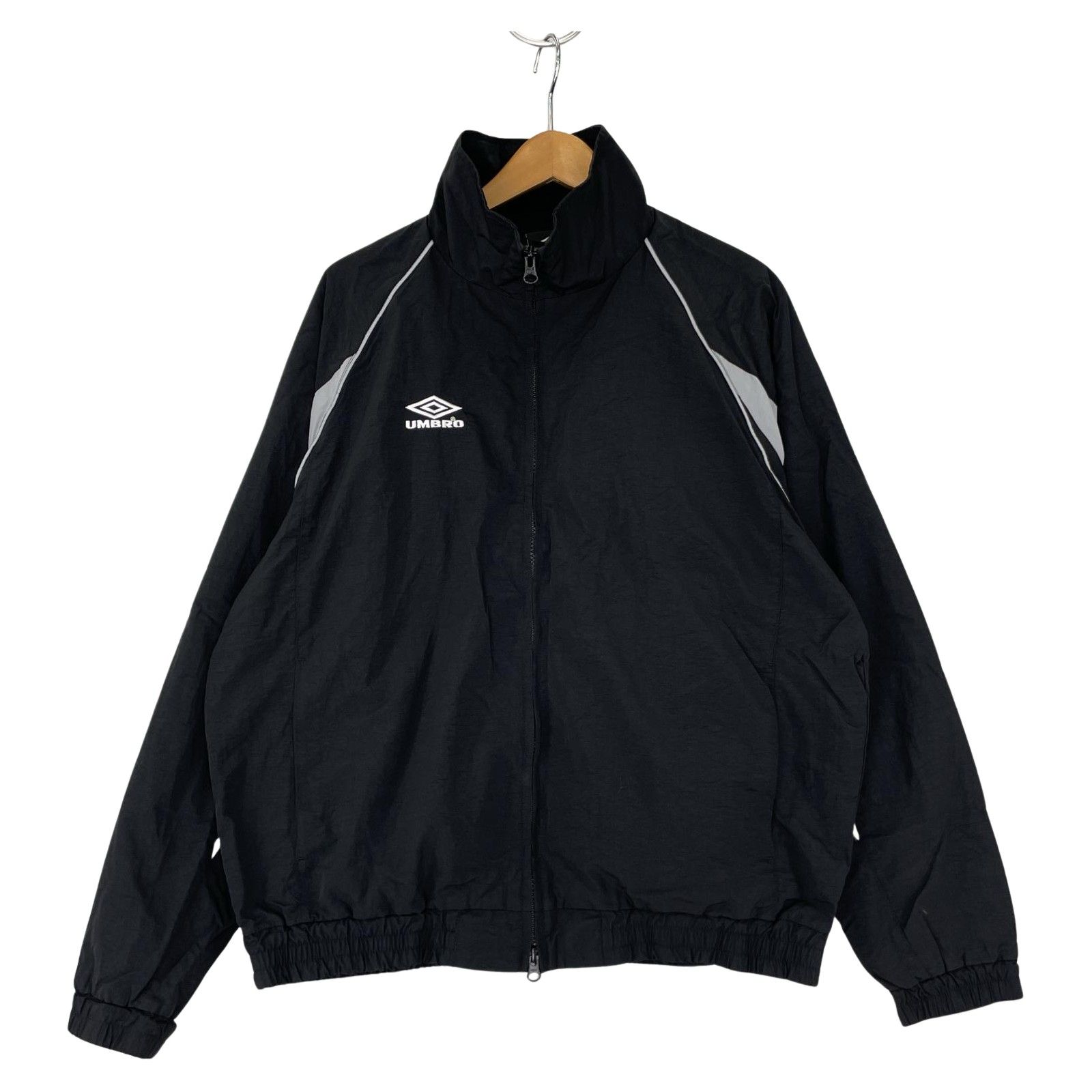 UMBRO ブルゾン y2k バッグプリントあり アンブロ　ジャケット 90s UMBROアンブロ ナイロンジャケット刺繍ロゴ背面ロゴ裏地