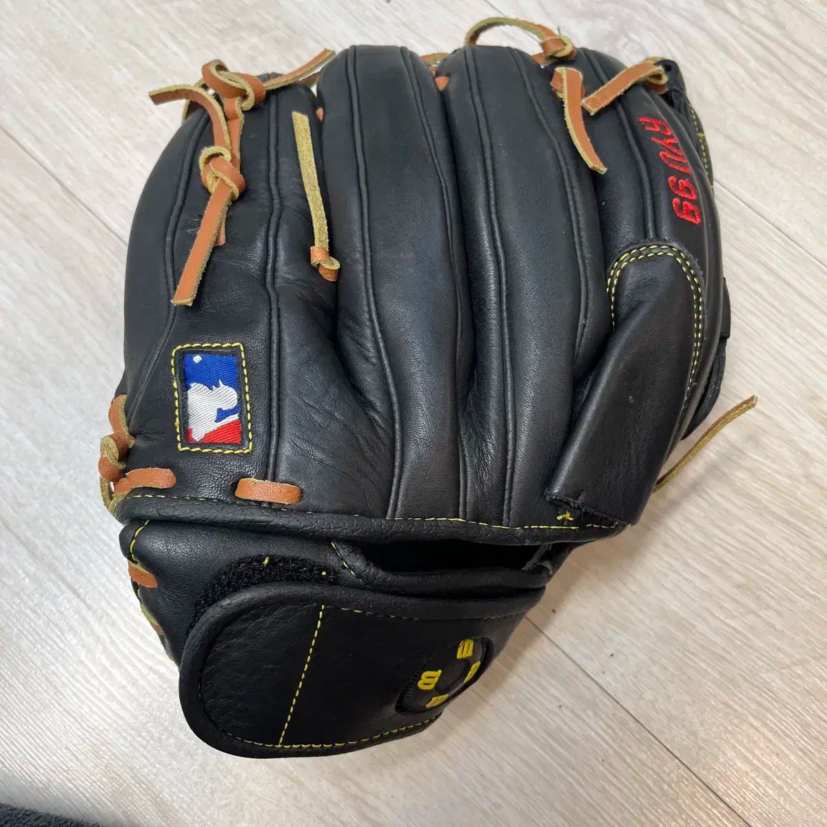 ウィルソン ( Wilson ) リュ・ヒョンジン グローブ 2014 年 バージョン