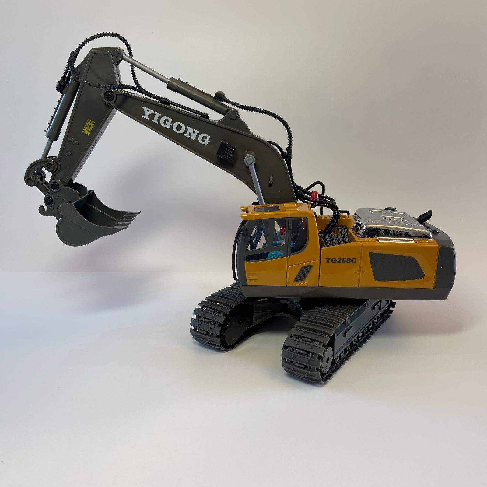リアル操作体験！合金製 11CH RCショベルカー 掘削機 リアル操作体験！合金製 11CH RCショベルカー 掘削機