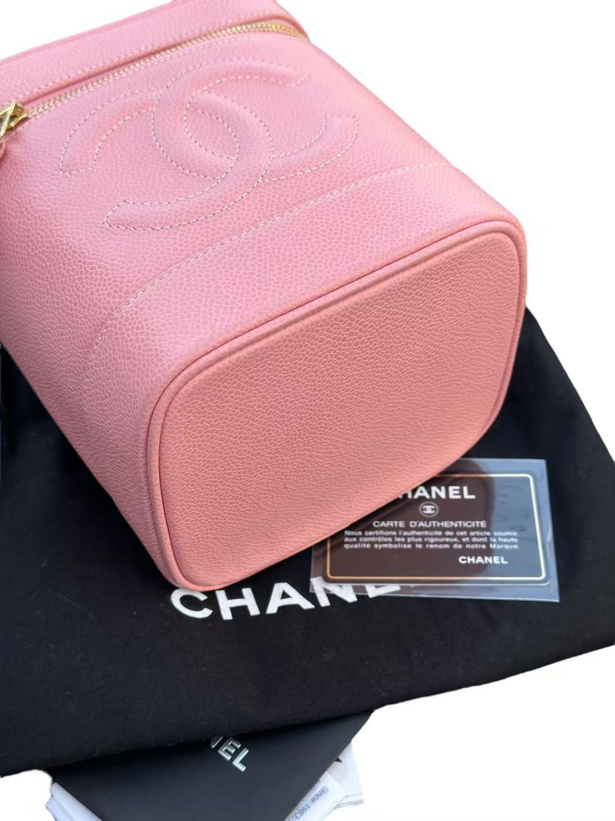 ◆本物シャネルCHANELヴィンテージVintageココマークCCゴールドG金具バニティコスメハンドバッグポーチキャビアスキン化粧箱ピンク金