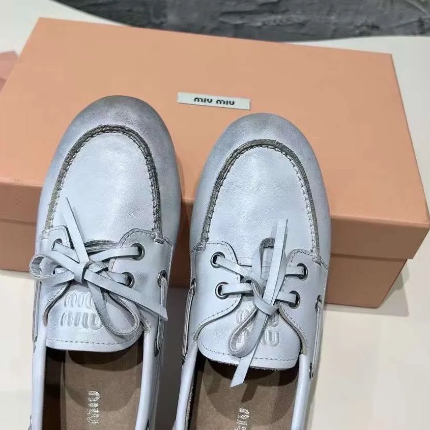 ミュウミュウ Miu Miu カジュアルシューズです スニーカー リボン  