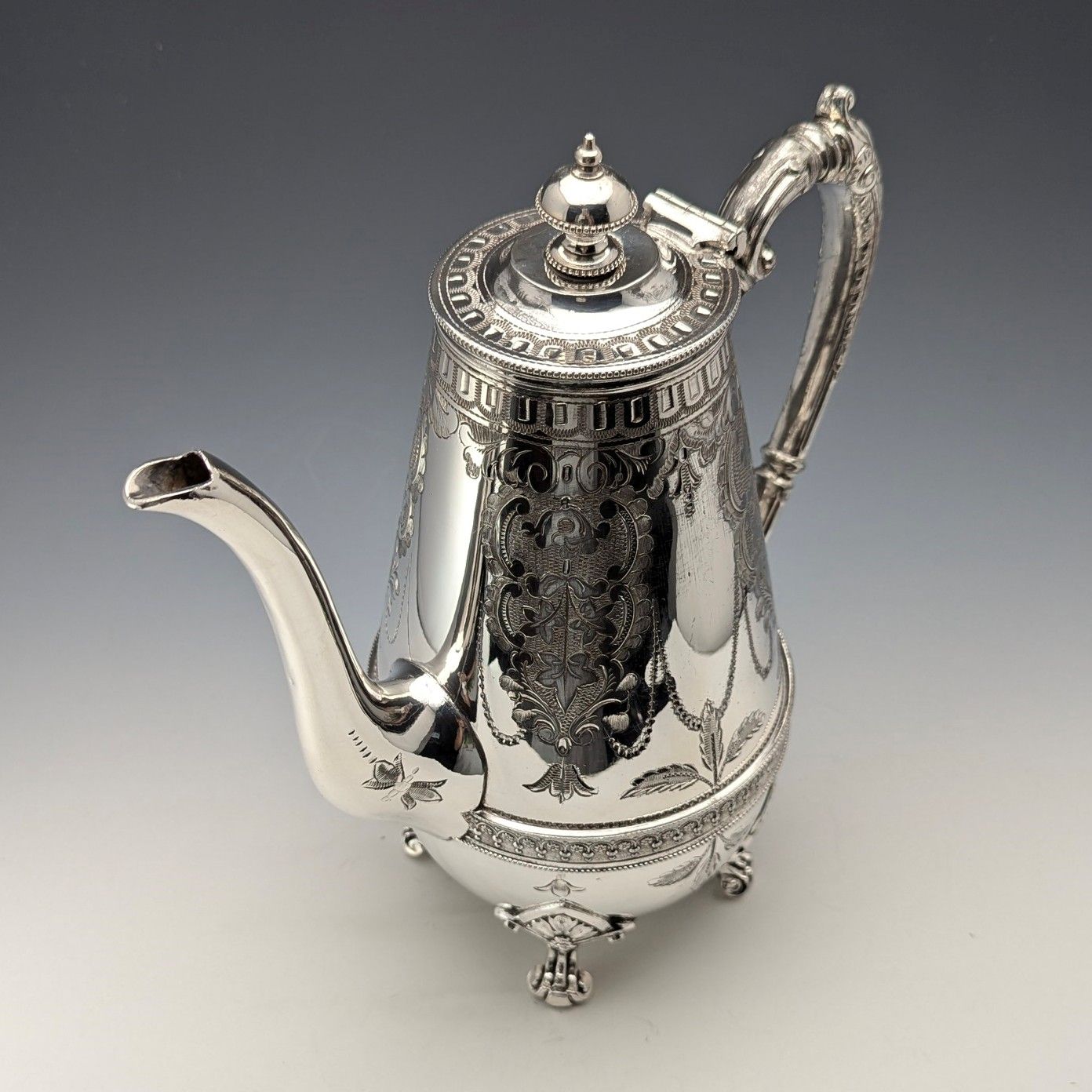1870年頃 英国アンティーク シルバープレート製 コーヒーポット Philip Ashberry 1870年頃 英国アンティーク シルバープレート製 コーヒーポット