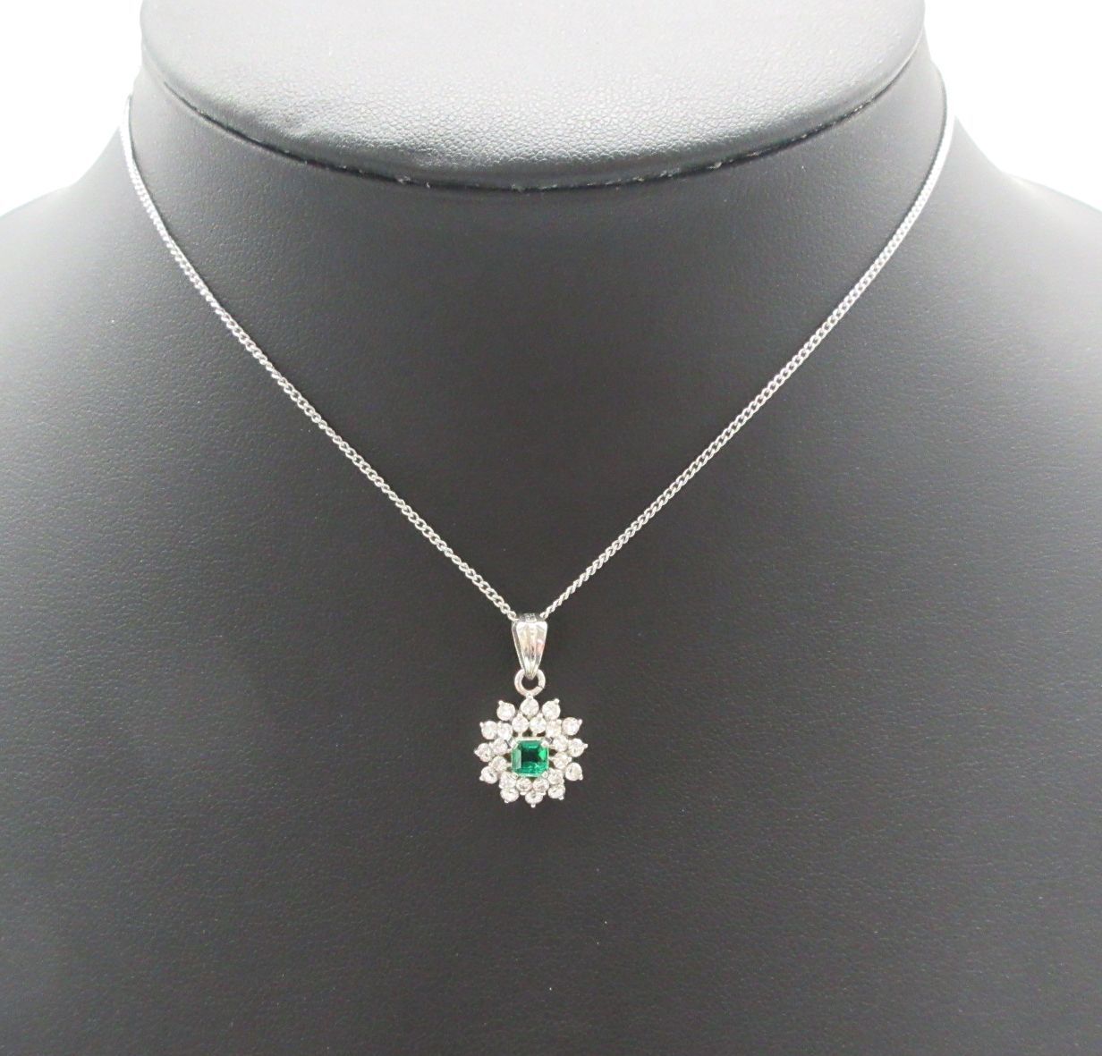 Pt900 エメラルド0.28ct ダイヤ0.45ct ペンダントトップ 管理