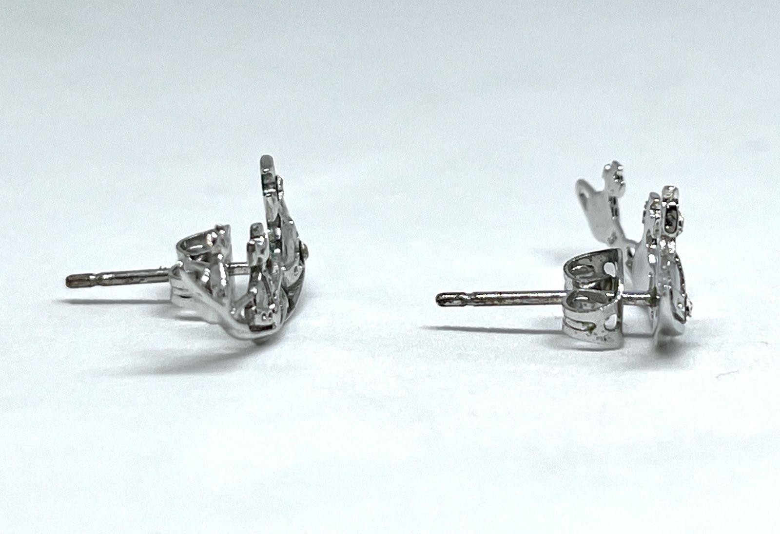 ピアス