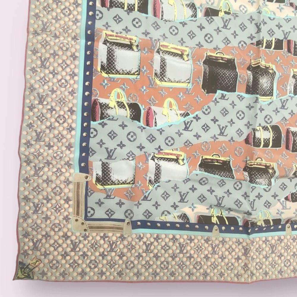 Louis Vuitton シルクスカーフ 箱付き Louis Vuitton シルクスカーフ 箱付き LOUIS VUITTON カラフルシルク