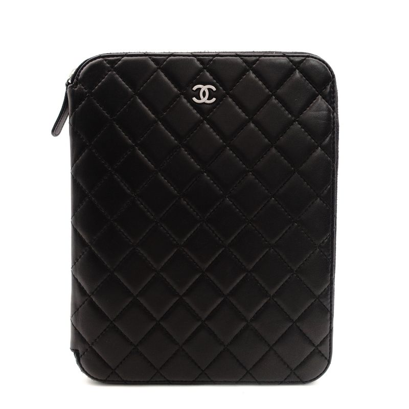 CHANEL マトラッセ エナメル iPad ケース 1055/27 CHANEL マトラッセ エナメル iPad ケース 1055/27 CHANEL マトラッセ