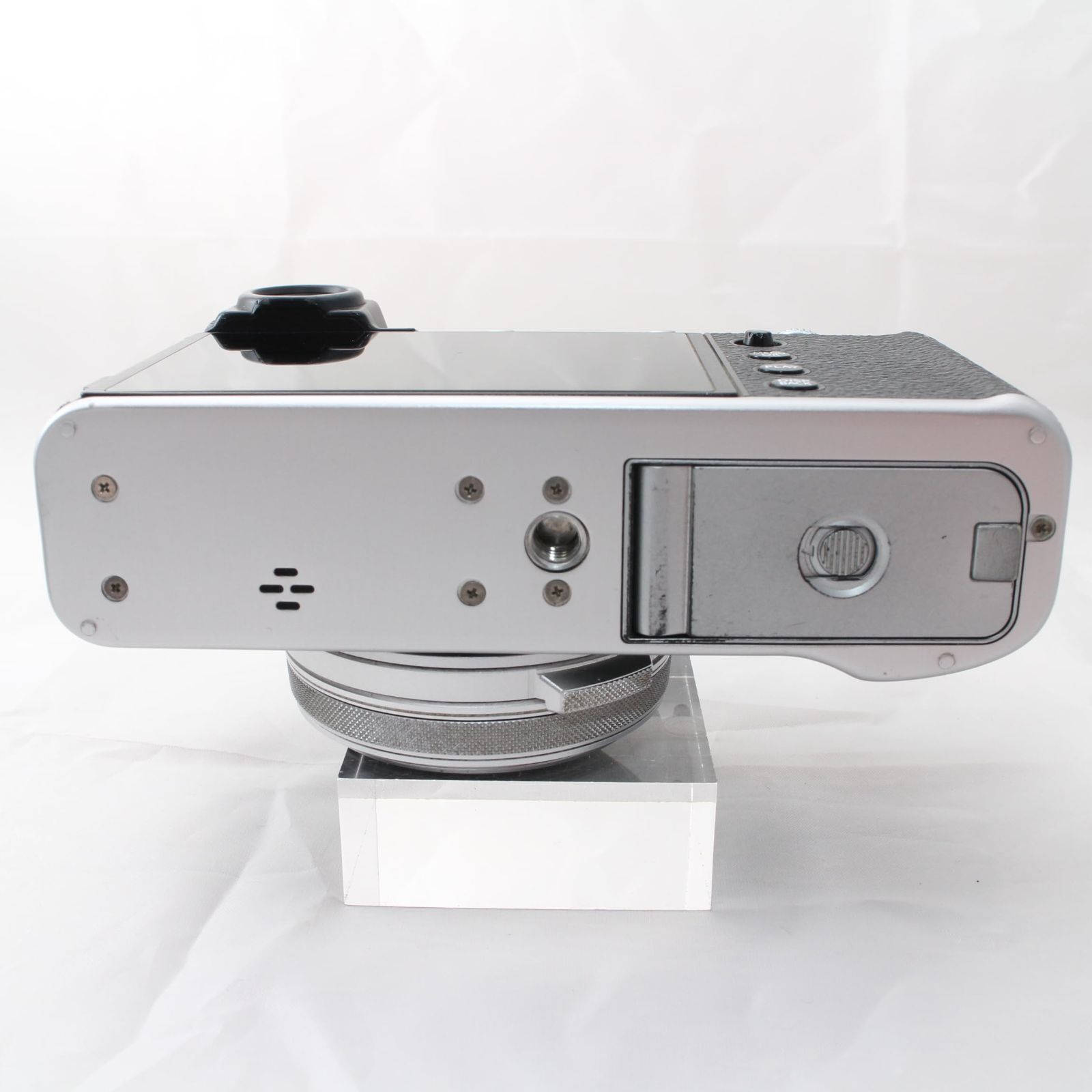 富士フイルム X100Ⅵ シルバーオプション付き