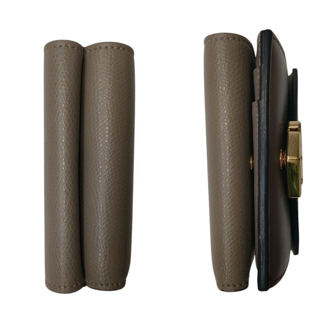 フェンディ 現行品 三つ折り財布 FFダイヤモンドウォレット グレージュ