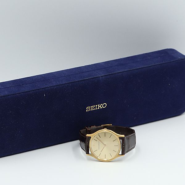 デッドストック級 稼働 新品同様 箱付 ジャガールクルト 手巻き 4464