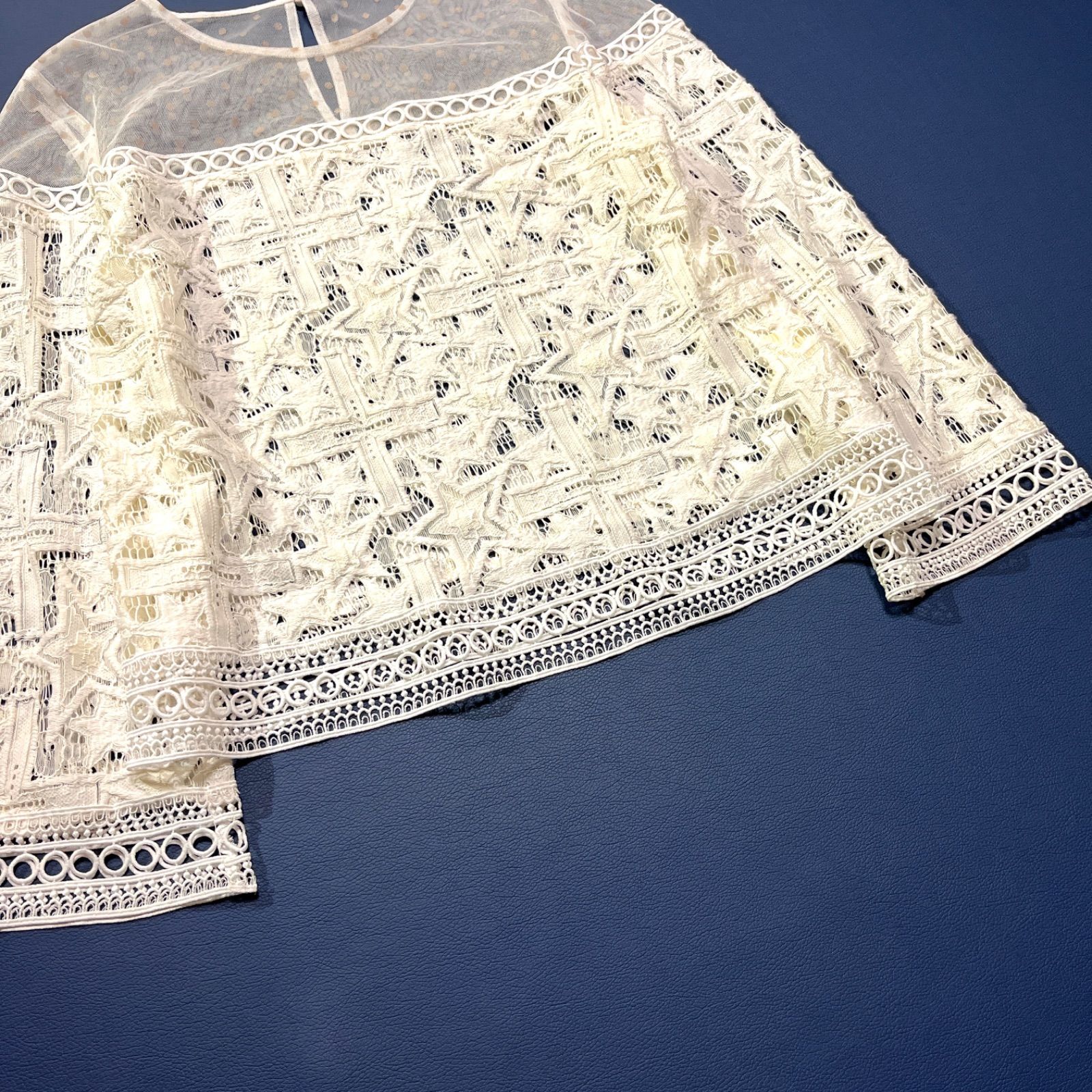 cE92 Diagram ドットレーストップ 星形刺繍カットワークブラウス