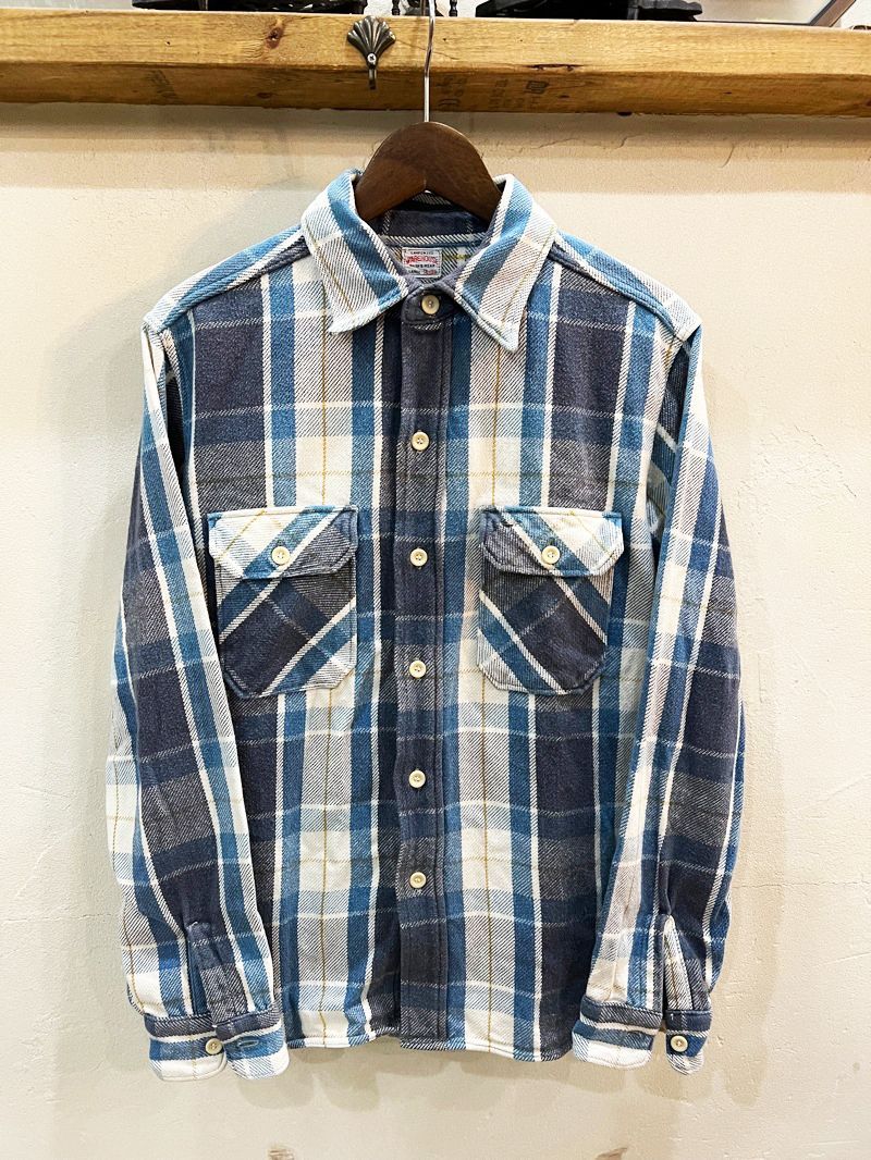 1989-1990 マンチェスター・シティ レトロシャツ 1989-1990 マンチェスター・シティ レトロシャツ 襟付き t シャツ