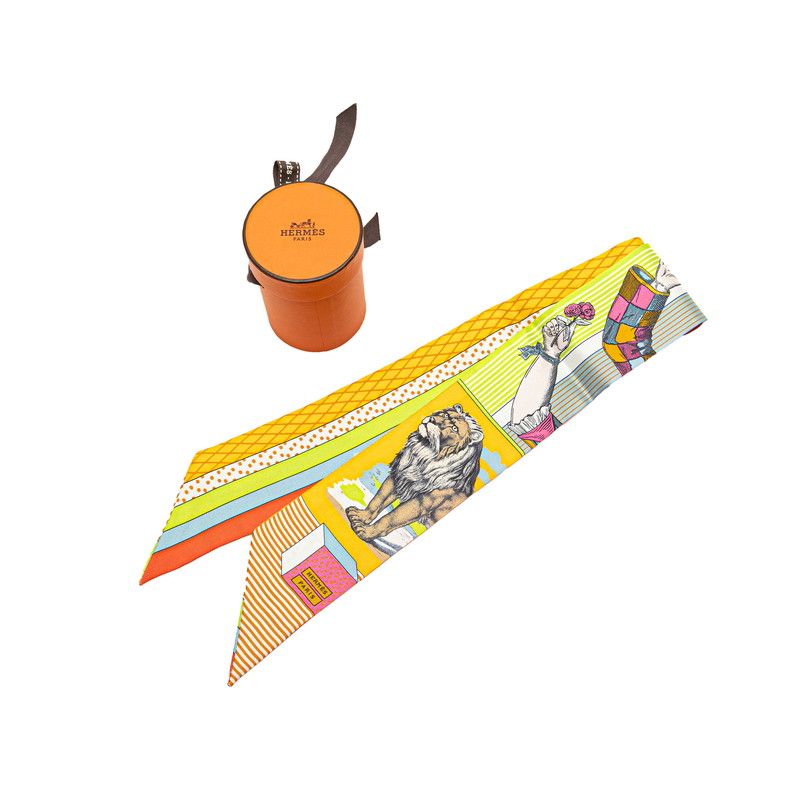 HERMÈS エルメス ツイリー グランテアトルヌーヴォー イエロー HERMÈS エルメス ツイリー グランテアトルヌーヴォー イエロー