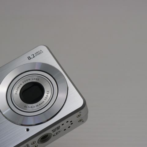 【極美品】 FUJIFILM FINEPIX J10 シルバー　デジカメ 413DVUFw4dL.jpg