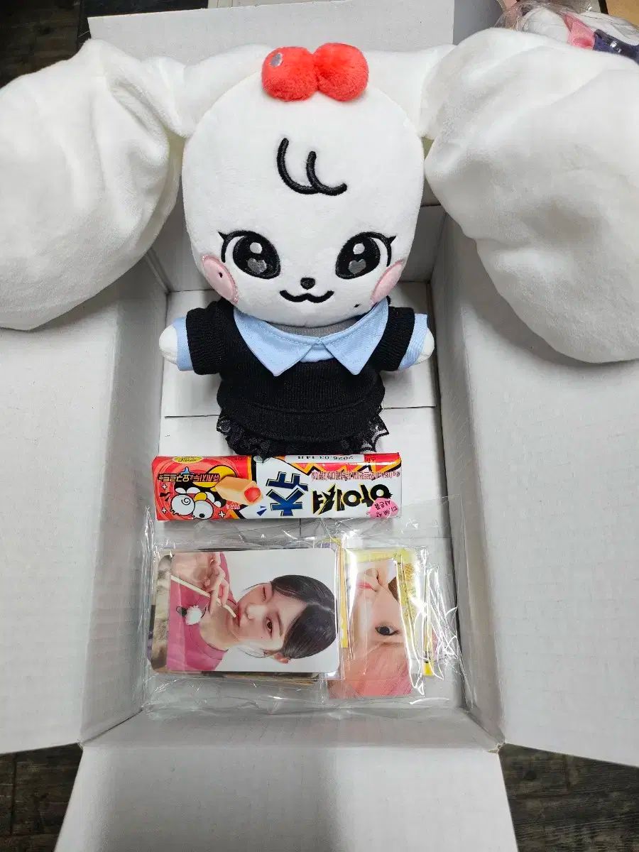 IVE IVE アイヴ MINIVE MINIVE ミニヴ チェリー ヤング 12cm アティテュード衣装