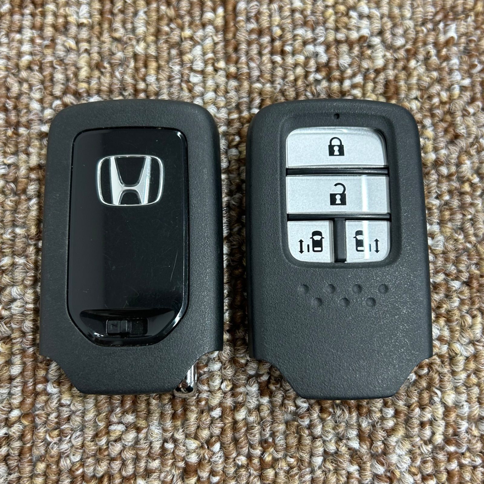 ホンダ　オデッセイ　スマートキー　4ボタン　007ーAA0102 ホンダ オデッセイ スマートキー 4ボタン 007ーAA0102