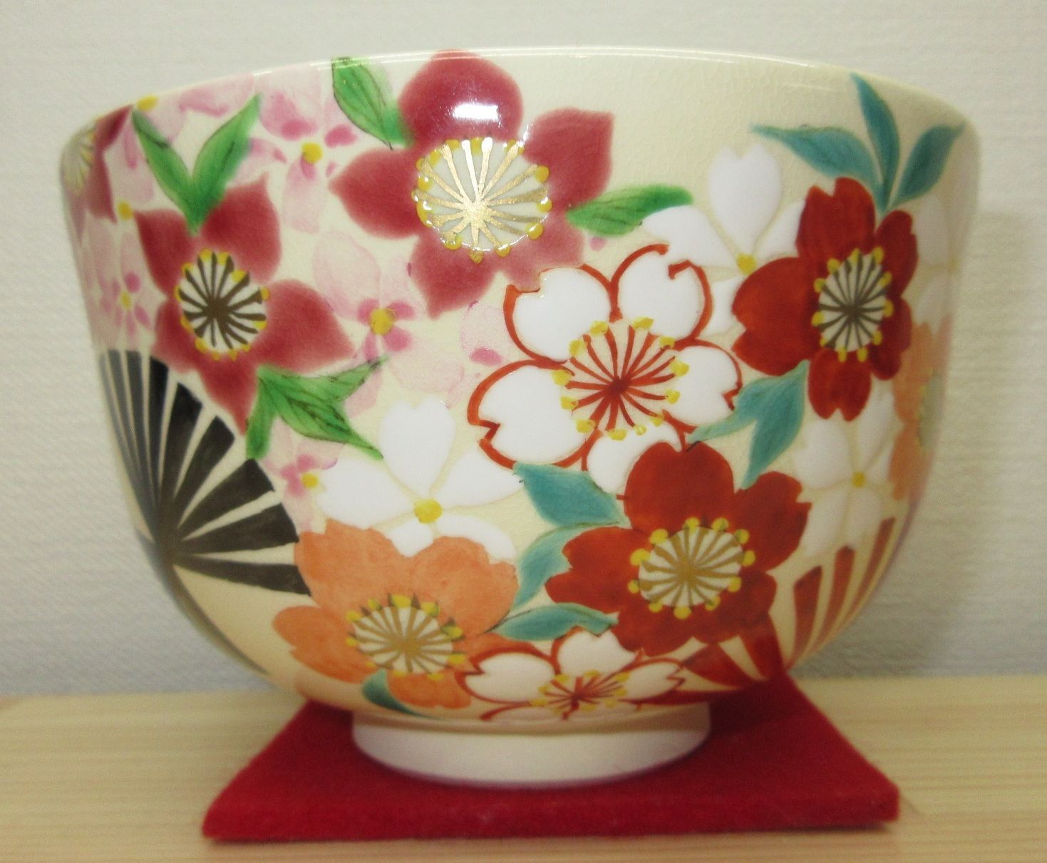 逢絢亭 茶道具 茶碗 京焼 仁清写 扇面に花菖蒲の図 廣田嵩花 紙箱入り