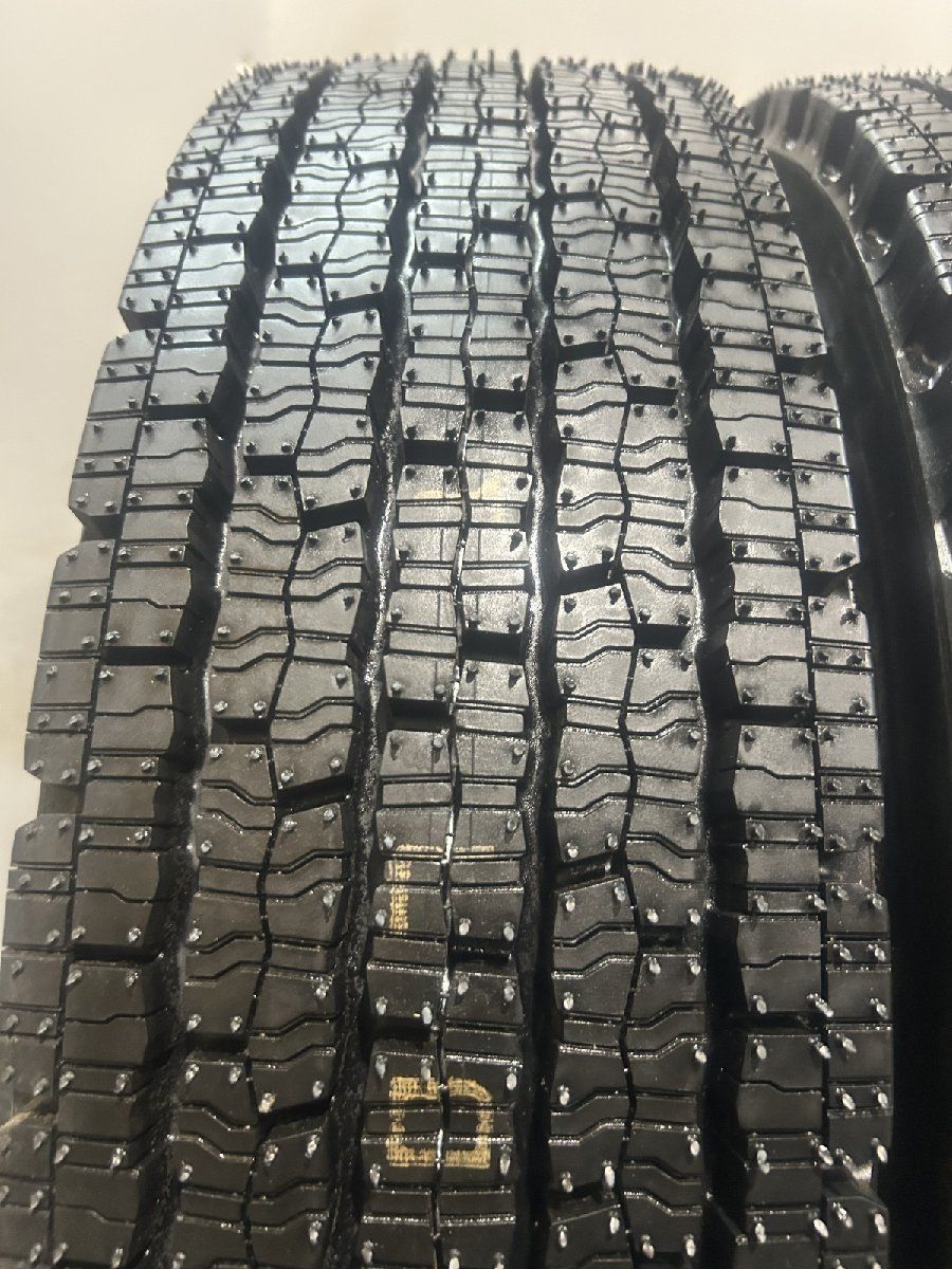 札幌発 引取OK DUNLOP SP002 225 80R17.5 123 122L 17.5インチ トラックタイヤ スタッドレス 2本 22年製 4t レンジャー等 JRC100