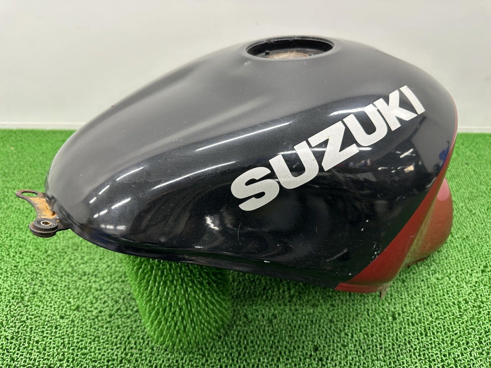 GSX-1300 R 隼 ガソリンタンク 【公式通販】