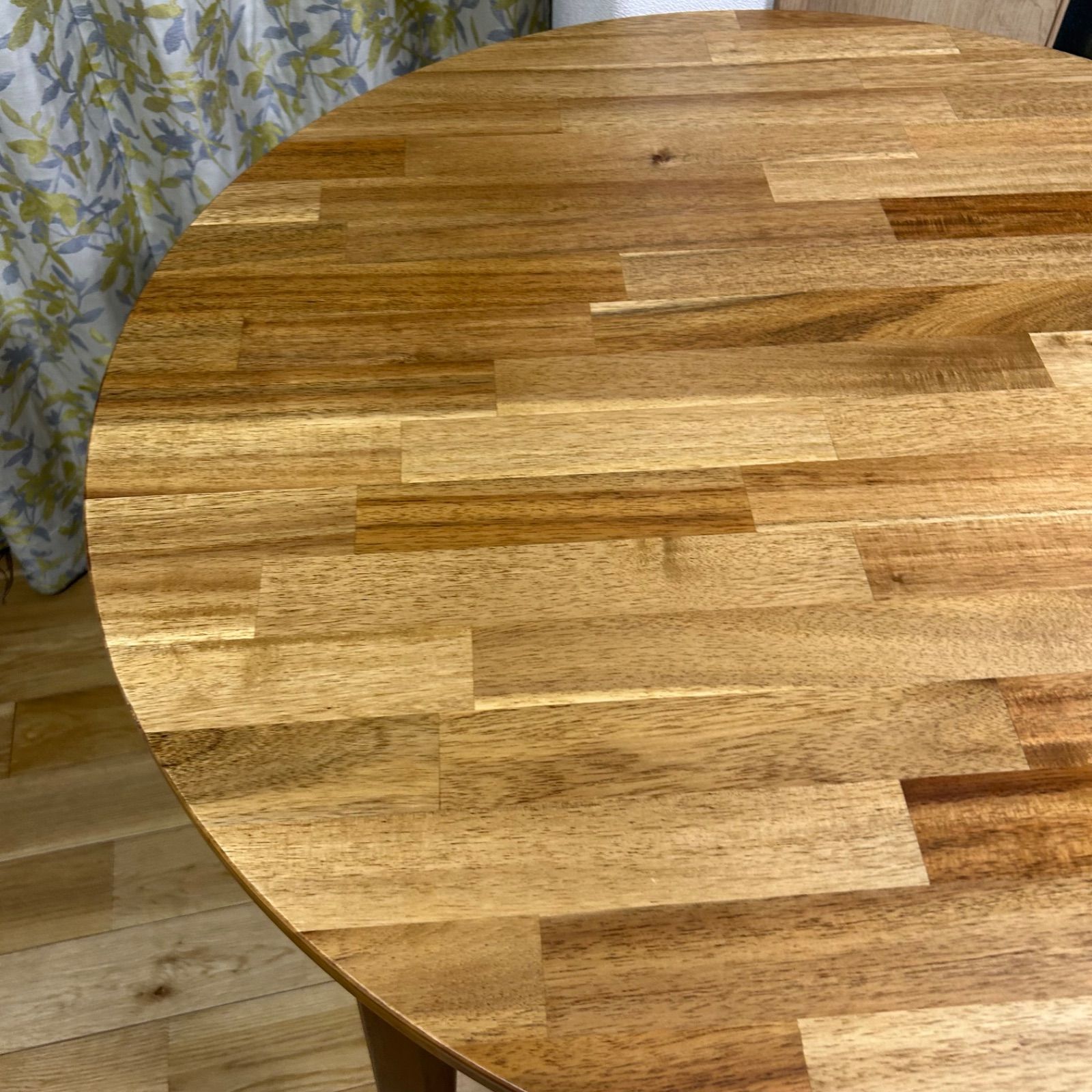 ラウンドテーブル