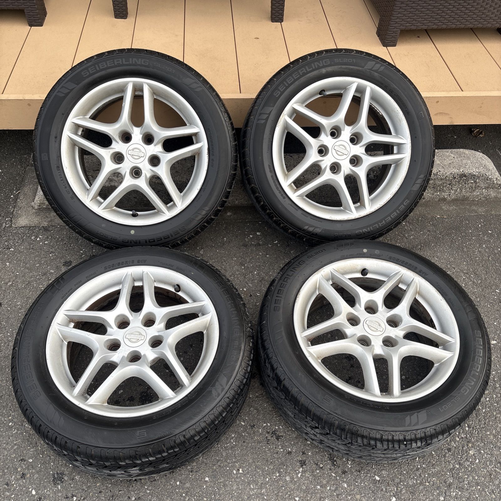 車 【送料無料】日産 C35 ローレル 純正ホイールタイヤセット 205 